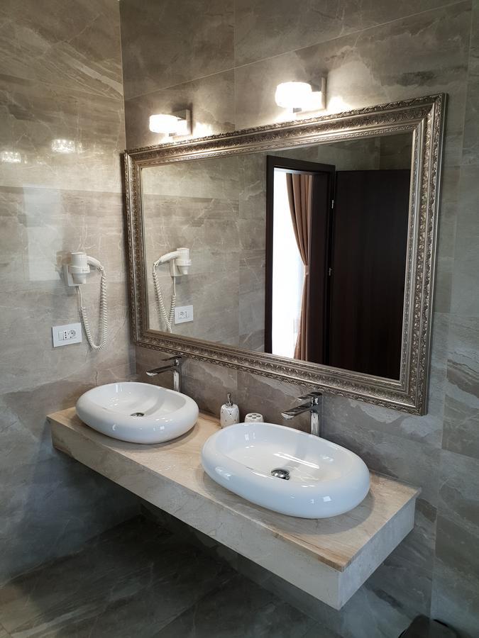 J'Adore Boutique Hotel Lugoj Eksteriør billede